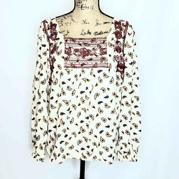 Entro | Burgundy Bandana Print Peasant Blouse - Picture 1 of 6